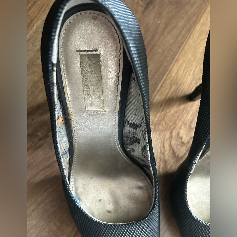 Rachel Roy high heel - Used clearly, but still fabulous and iconic shoes! - Picture 7 of 9